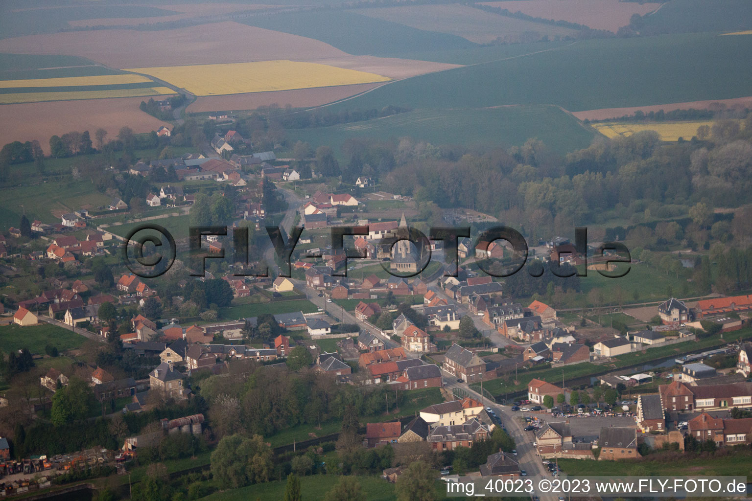 Luftaufnahme von Vendhuile im Bundesland Aisne, Frankreich