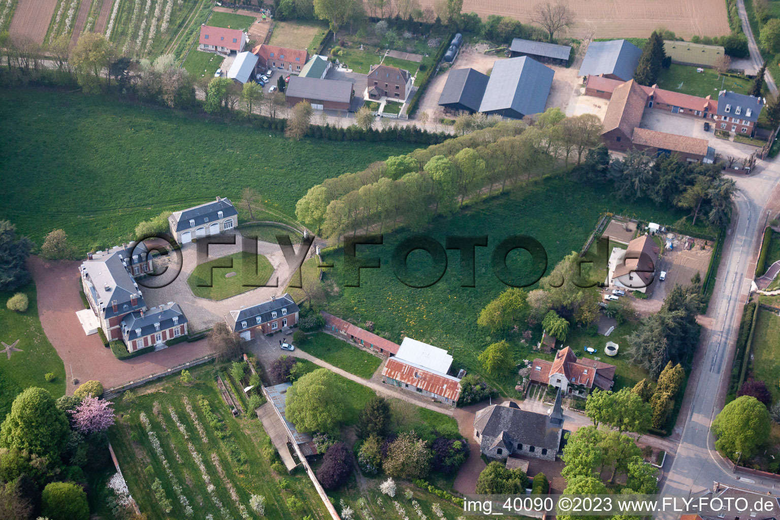 Luftaufnahme von Hendecourt-lès-Ransart im Bundesland Pas-de-Calais, Frankreich
