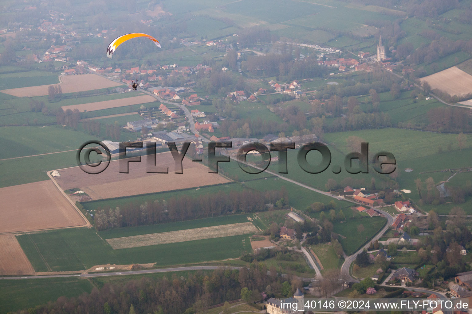 Luftbild von Saint-Martin-d'Hardinghem im Bundesland Pas-de-Calais, Frankreich