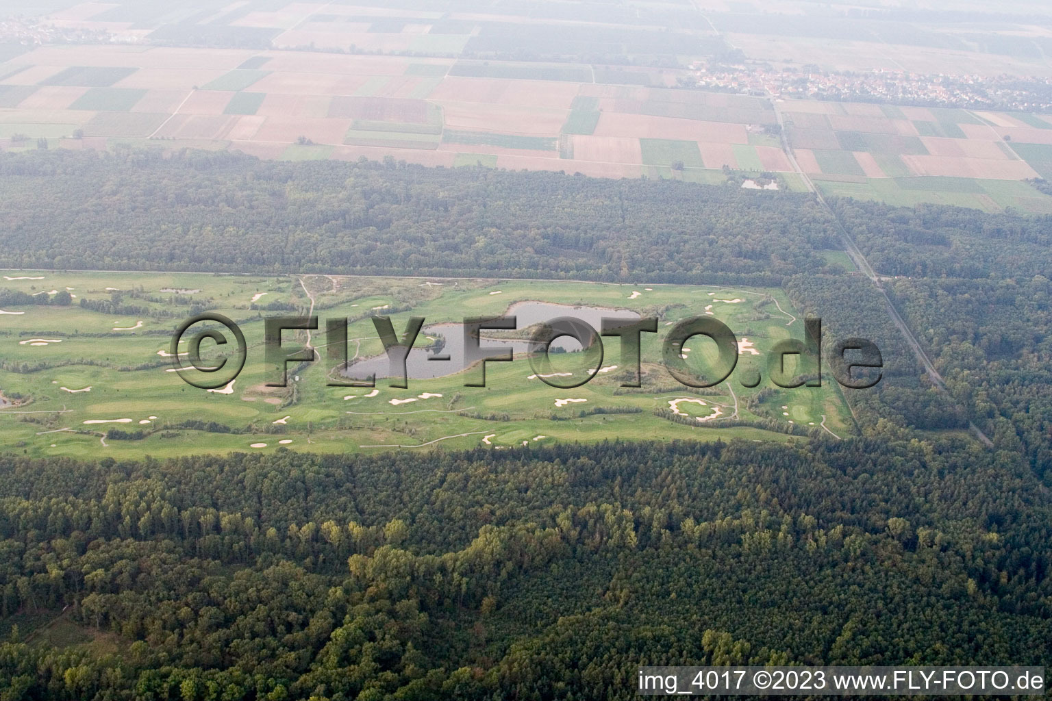 Essingen, Golfclub Landgut Dreihof SÜW im Bundesland Rheinland-Pfalz, Deutschland von einer Drohne aus