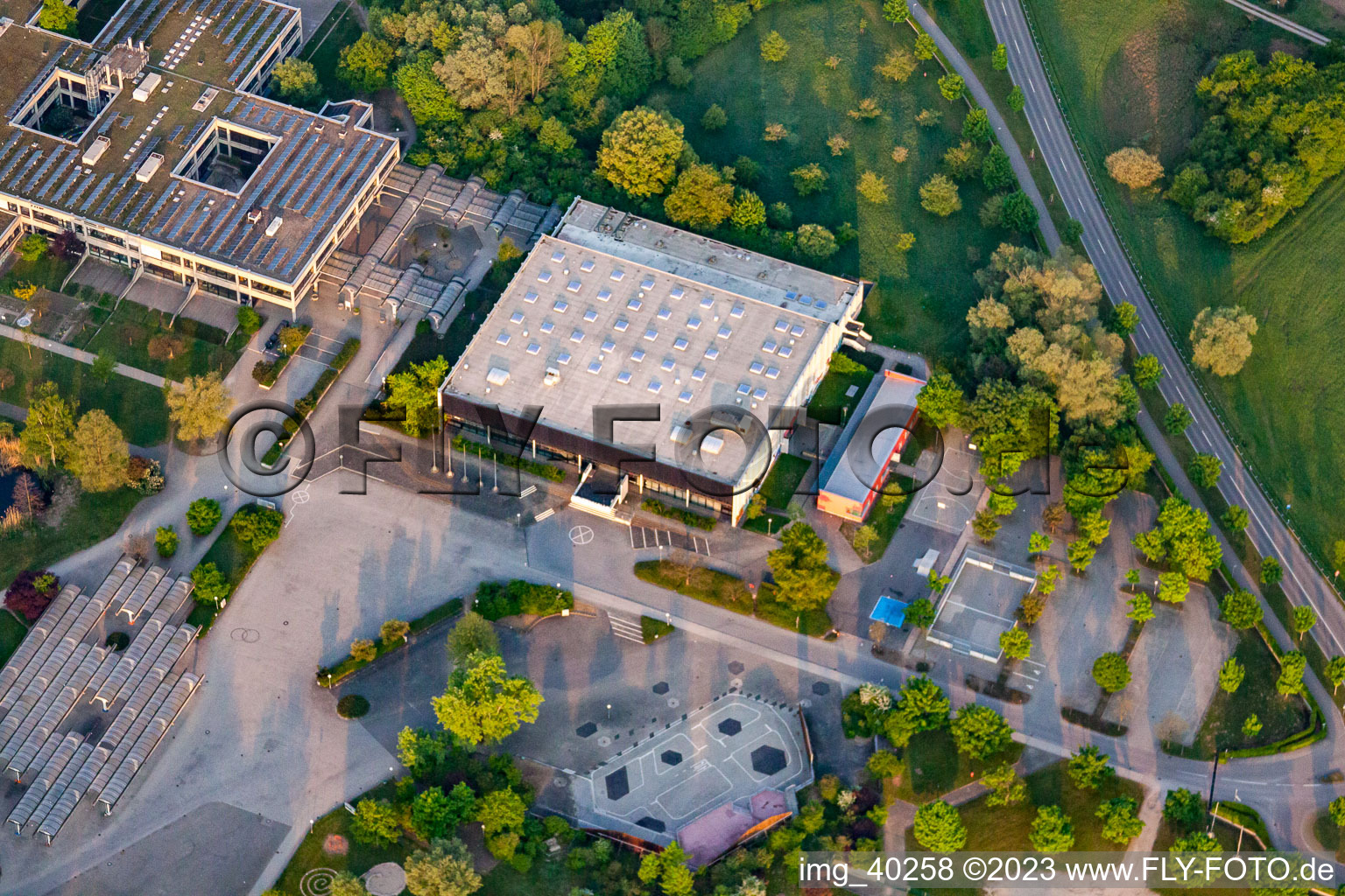 Luftbild von Keltenhalle im Ortsteil Mörsch in Rheinstetten im Bundesland Baden-Württemberg, Deutschland