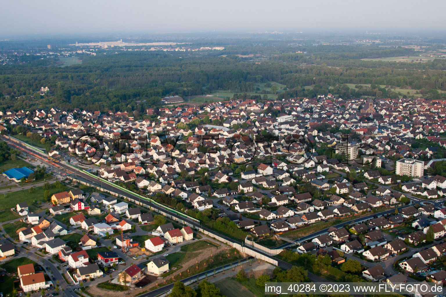 Ötigheim im Bundesland Baden-Württemberg, Deutschland aus der Drohnenperspektive