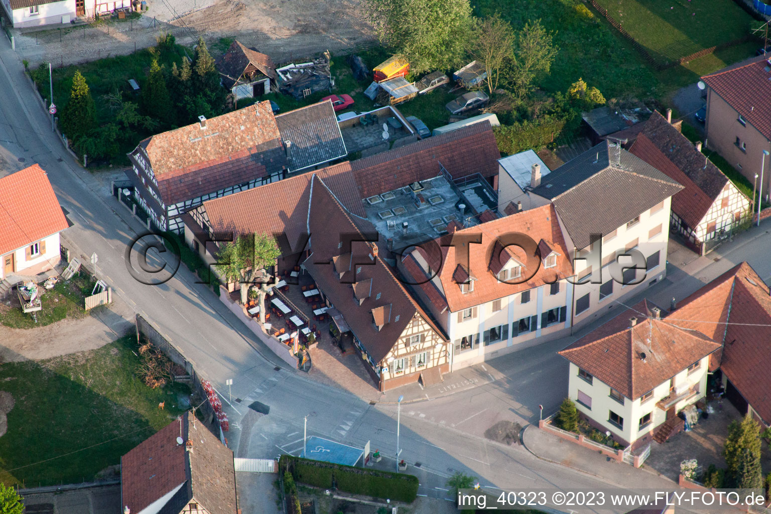 Luftbild von Munchhausen, Restaurant Rose im Bundesland Bas-Rhin, Frankreich