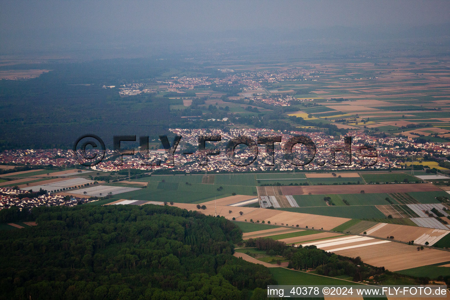 Schrägluftbild von Rülzheim im Bundesland Rheinland-Pfalz, Deutschland