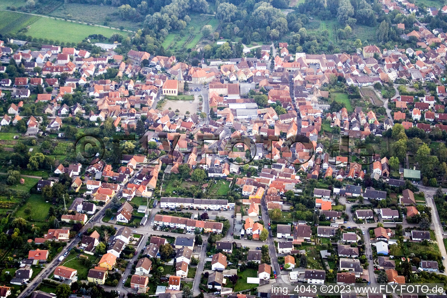 Luftbild von Godramstein von Norden in Landau in der Pfalz im Bundesland Rheinland-Pfalz, Deutschland