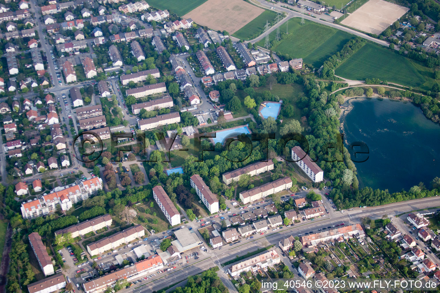 Luftbild von Parkschwimmbad im Ortsteil Rheinau in Mannheim im Bundesland Baden-Württemberg, Deutschland