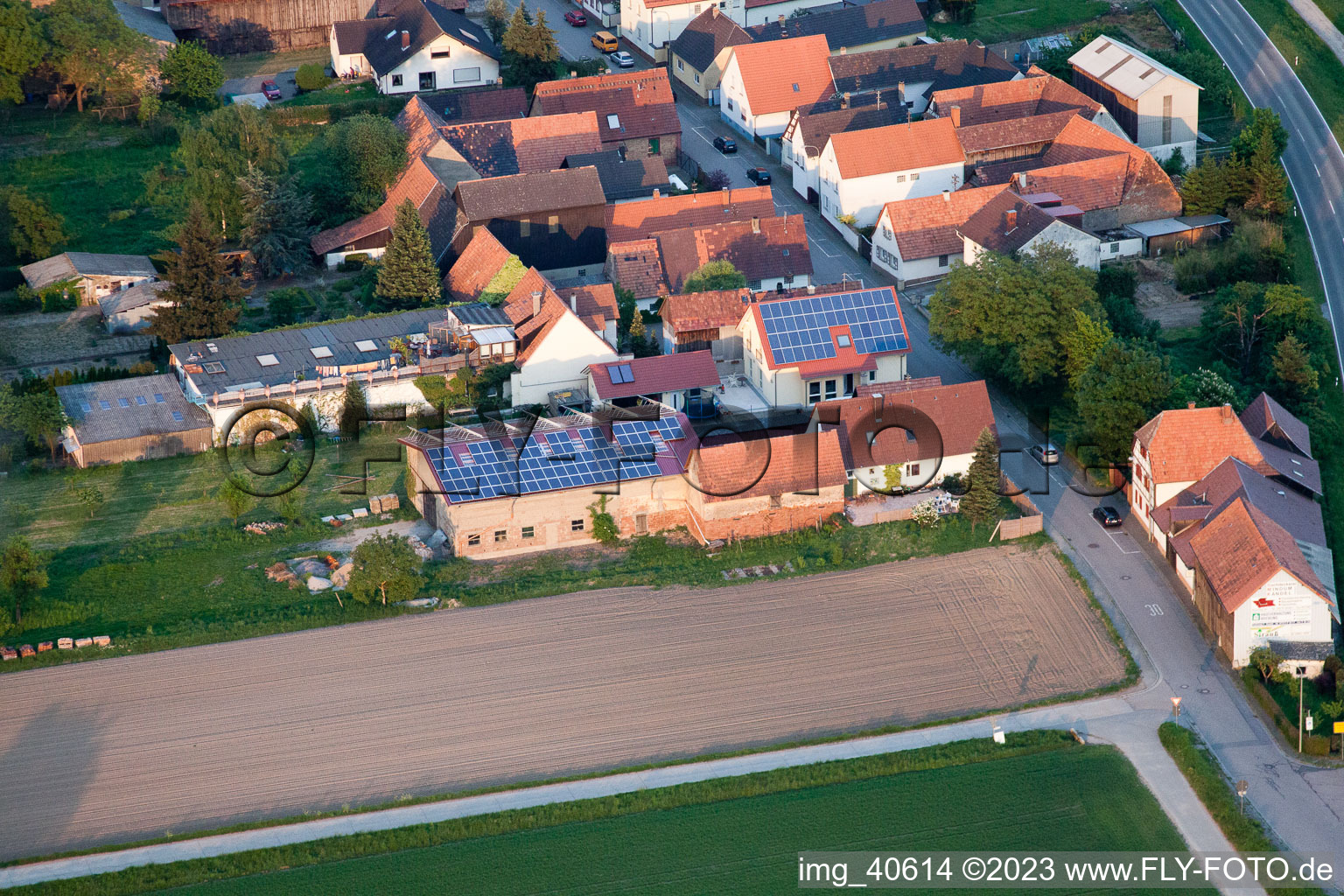 Minderslachen, Brehmstr in Kandel im Bundesland Rheinland-Pfalz, Deutschland aus der Luft