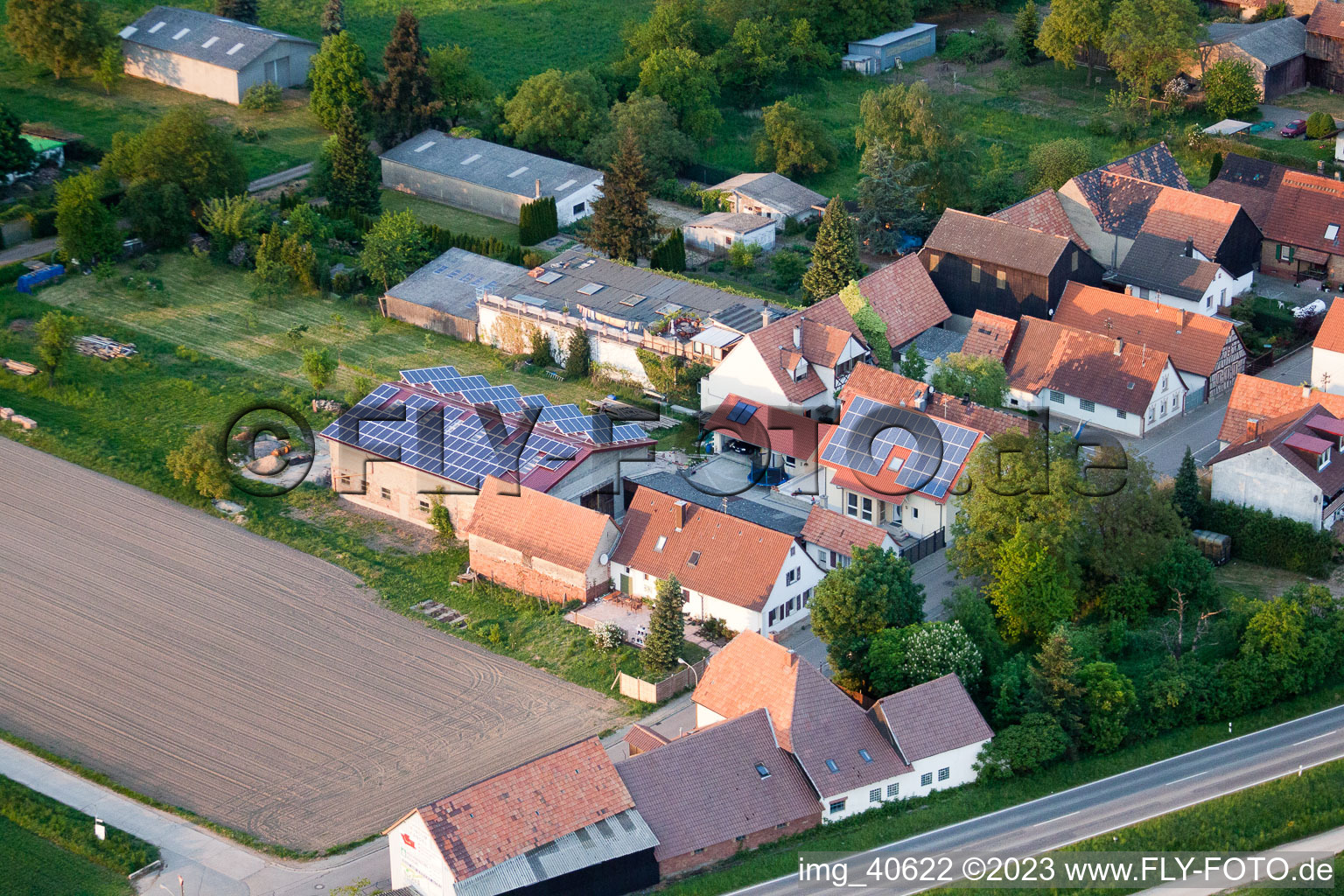 Minderslachen, Brehmstr in Kandel im Bundesland Rheinland-Pfalz, Deutschland aus der Luft betrachtet