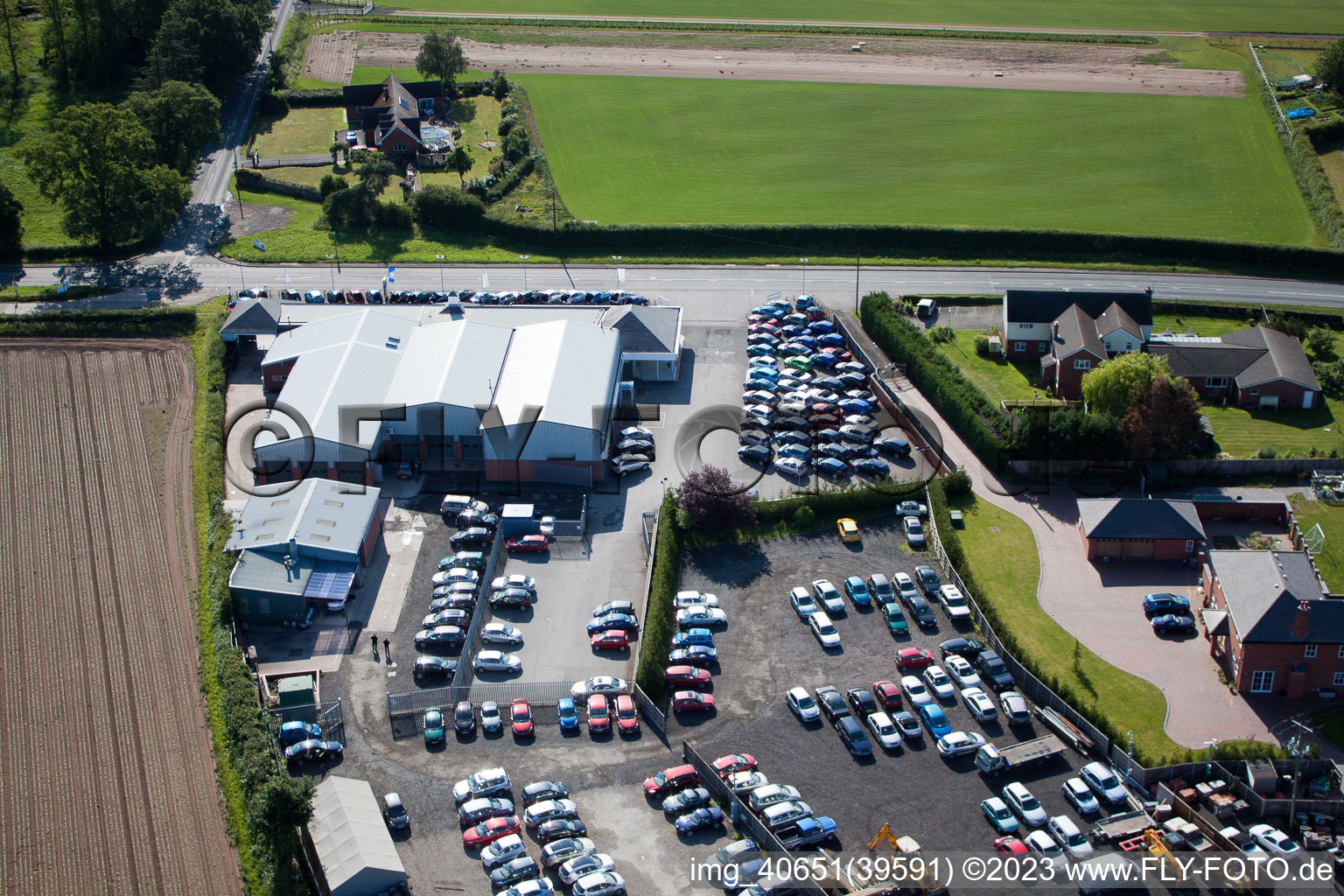 Luftbild von Edwards Hyundai Baynhall Garage 19 Main Road Kempsey Worcester, Worcestershire in Draycott im Bundesland England, Großbritanien