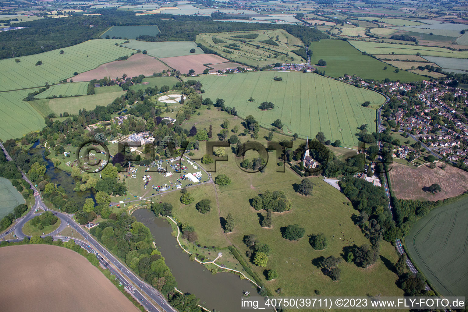 Luftbild von Automarkt at Highnam Court near Lassington im Bundesland England, Großbritanien