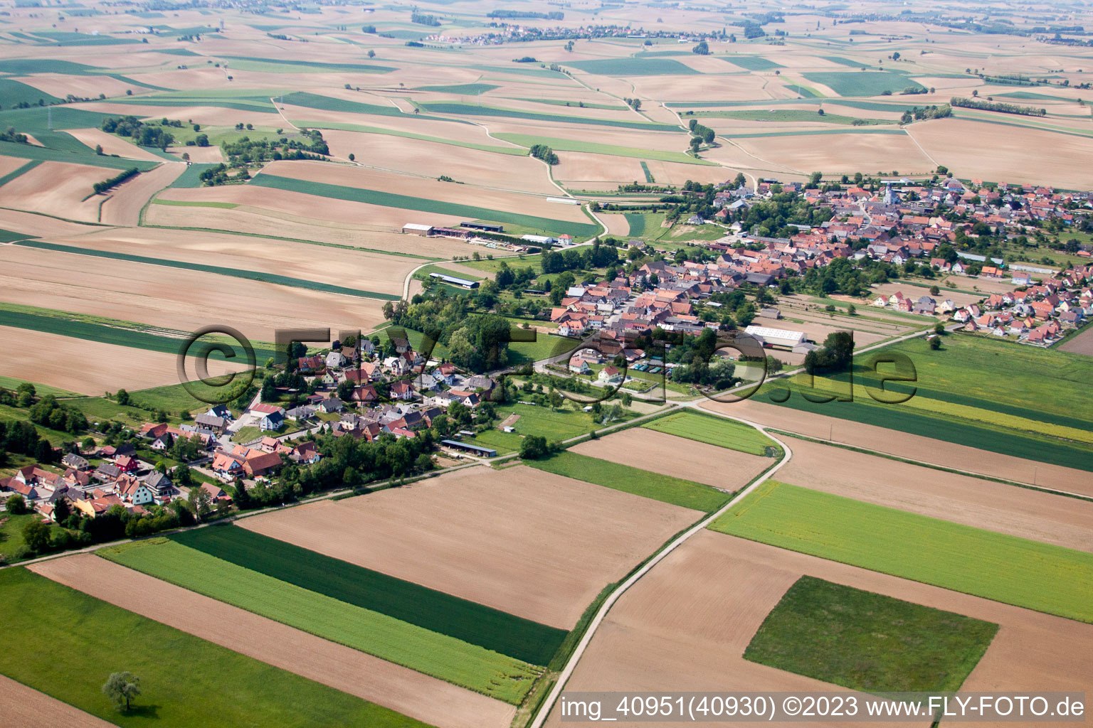 Niederlauterbach (Elsaß) im Bundesland Bas-Rhin, Frankreich von einer Drohne aus