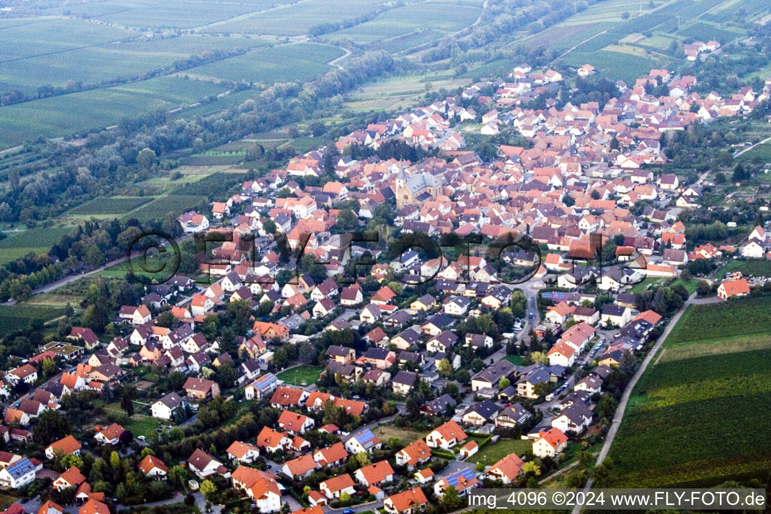 Luftbild von Ortsteil Arzheim in Landau in der Pfalz im Bundesland Rheinland-Pfalz, Deutschland