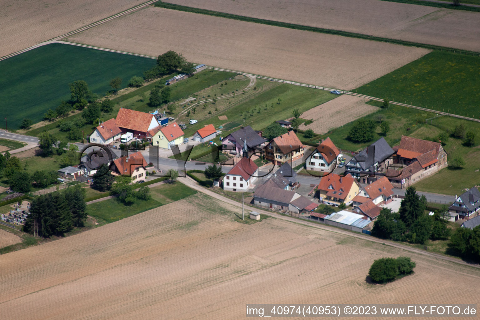 Schleithal im Bundesland Bas-Rhin, Frankreich aus der Luft betrachtet