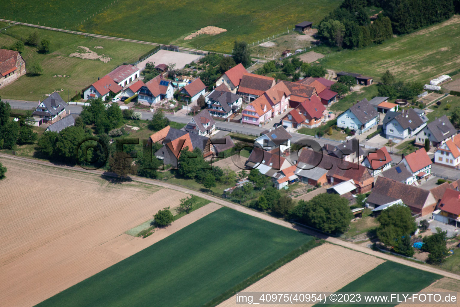 Drohnenaufname von Schleithal im Bundesland Bas-Rhin, Frankreich