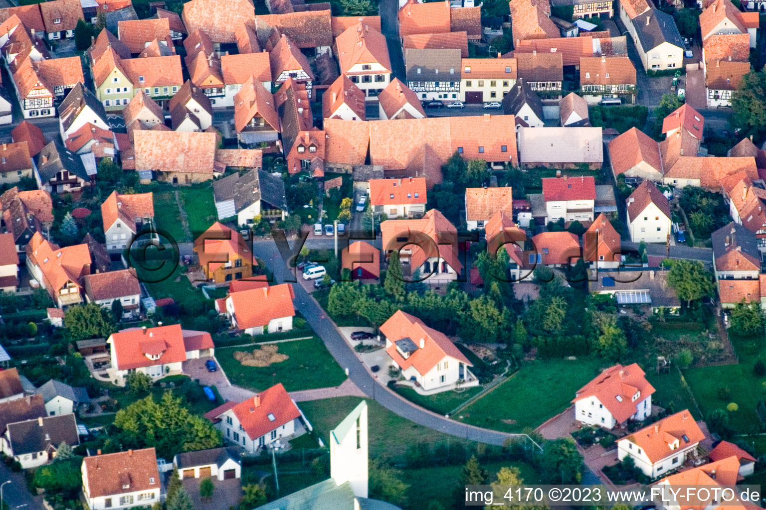 Drohnenbild von Ortsteil Schweigen in Schweigen-Rechtenbach im Bundesland Rheinland-Pfalz, Deutschland
