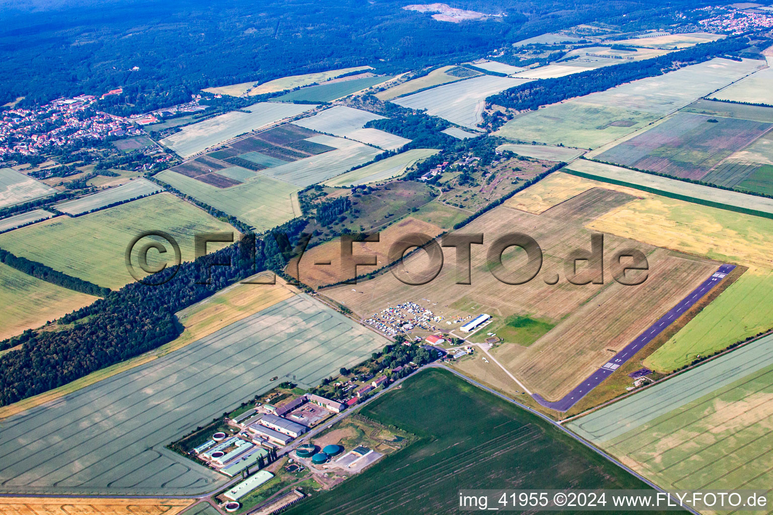 Flugplatz Ballenstedt/Quedlinburg im Ortsteil Asmusstedt im Bundesland Sachsen-Anhalt, Deutschland