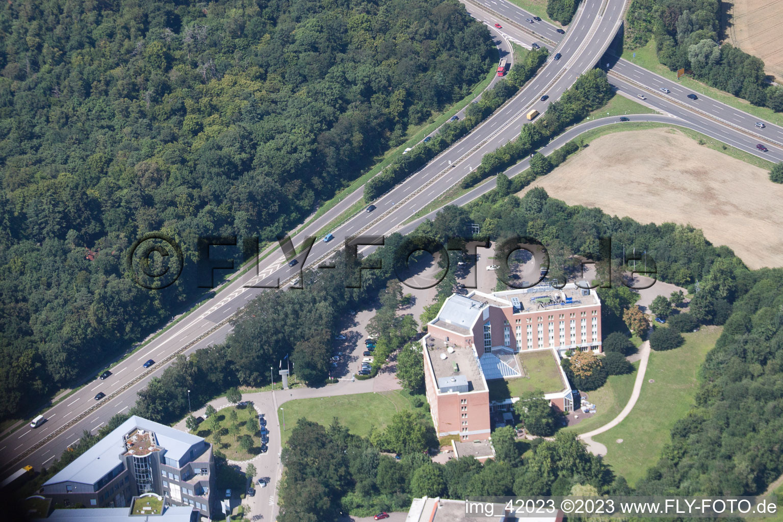 Luftbild von Raddisson Blu in Ettlingen im Bundesland Baden-Württemberg, Deutschland