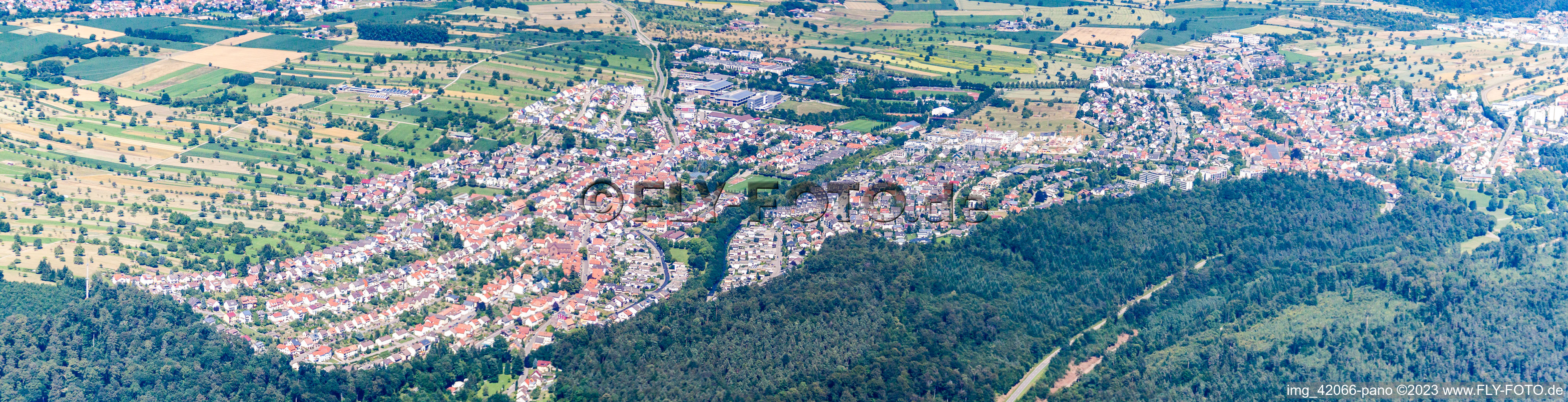 Panorama - Perspektive von Waldbronn im Ortsteil Reichenbach im Bundesland Baden-Württemberg, Deutschland
