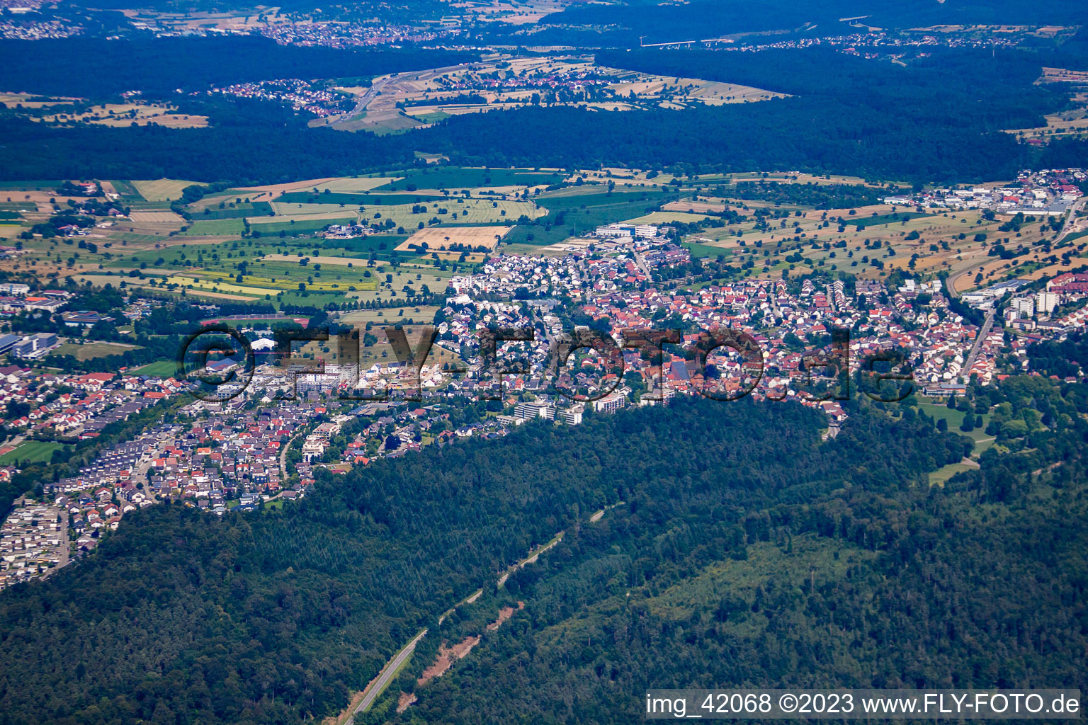 Schrägluftbild von Von Westen im Ortsteil Busenbach in Waldbronn im Bundesland Baden-Württemberg, Deutschland