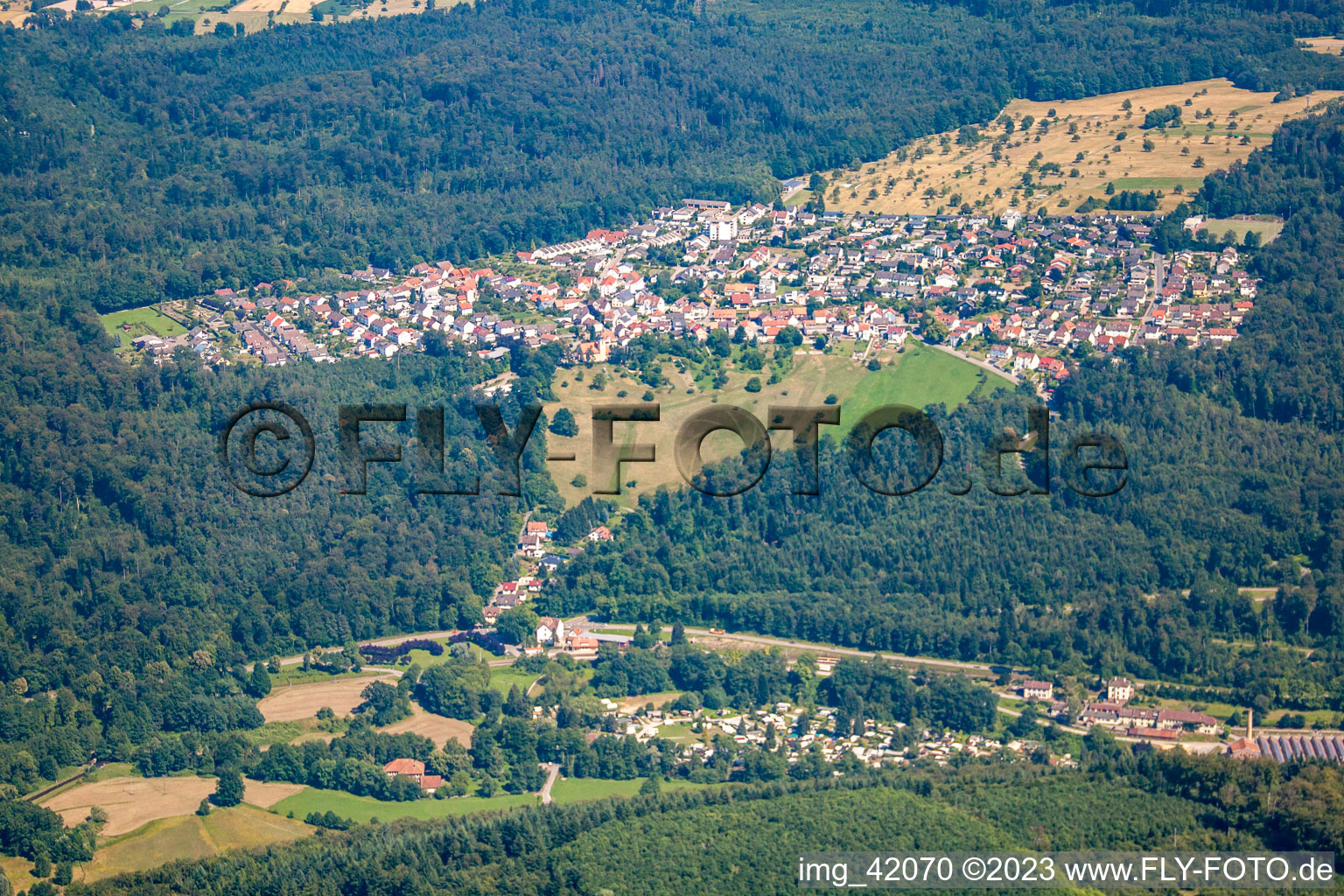 Luftbild von Ortsteil Etzenrot in Waldbronn im Bundesland Baden-Württemberg, Deutschland
