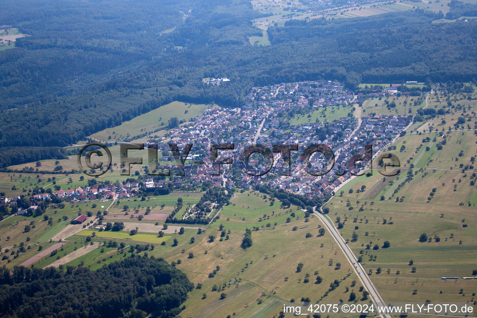 Ortsteil Schöllbronn in Ettlingen im Bundesland Baden-Württemberg, Deutschland aus der Vogelperspektive