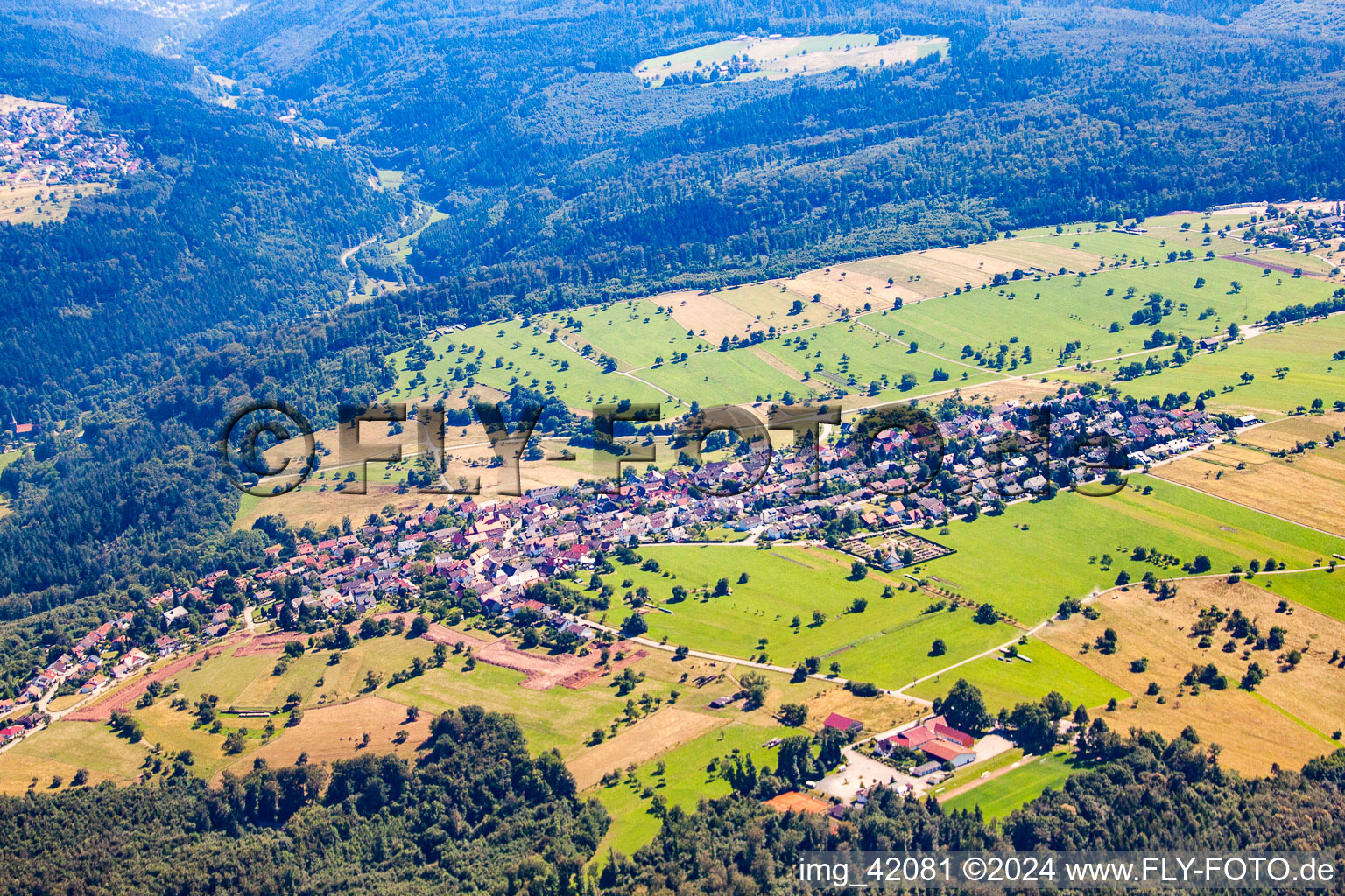 Burbach von Norden in Marxzell im Bundesland Baden-Württemberg, Deutschland