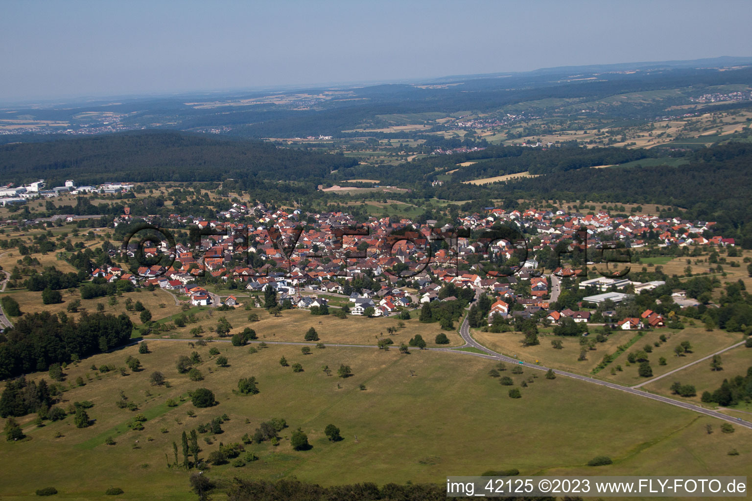 Ortsteil Ittersbach in Karlsbad im Bundesland Baden-Württemberg, Deutschland aus der Luft betrachtet
