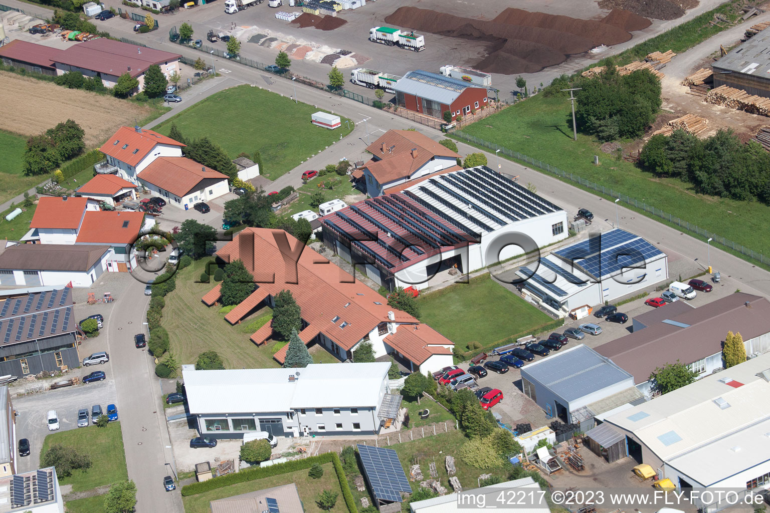 Pfaffenrot, Gewerbegebiet Im Schwarzenbusch im Bundesland Baden-Württemberg, Deutschland von einer Drohne aus