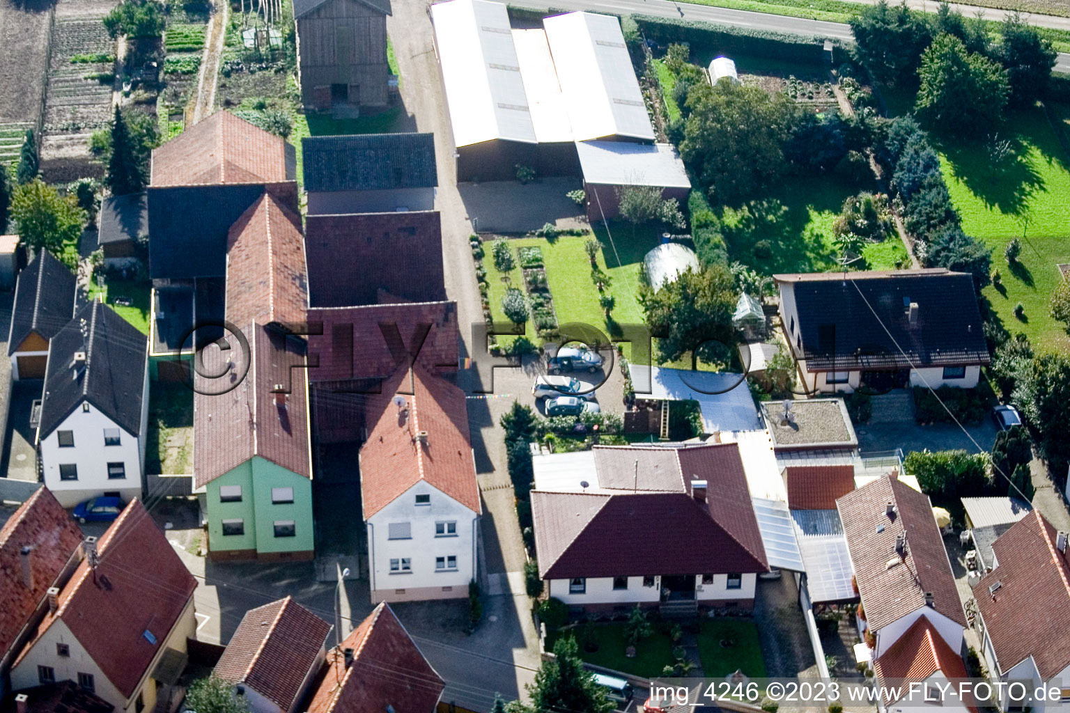 Kandel-Minderslachen, Brehmstr im Bundesland Rheinland-Pfalz, Deutschland aus der Drohnenperspektive