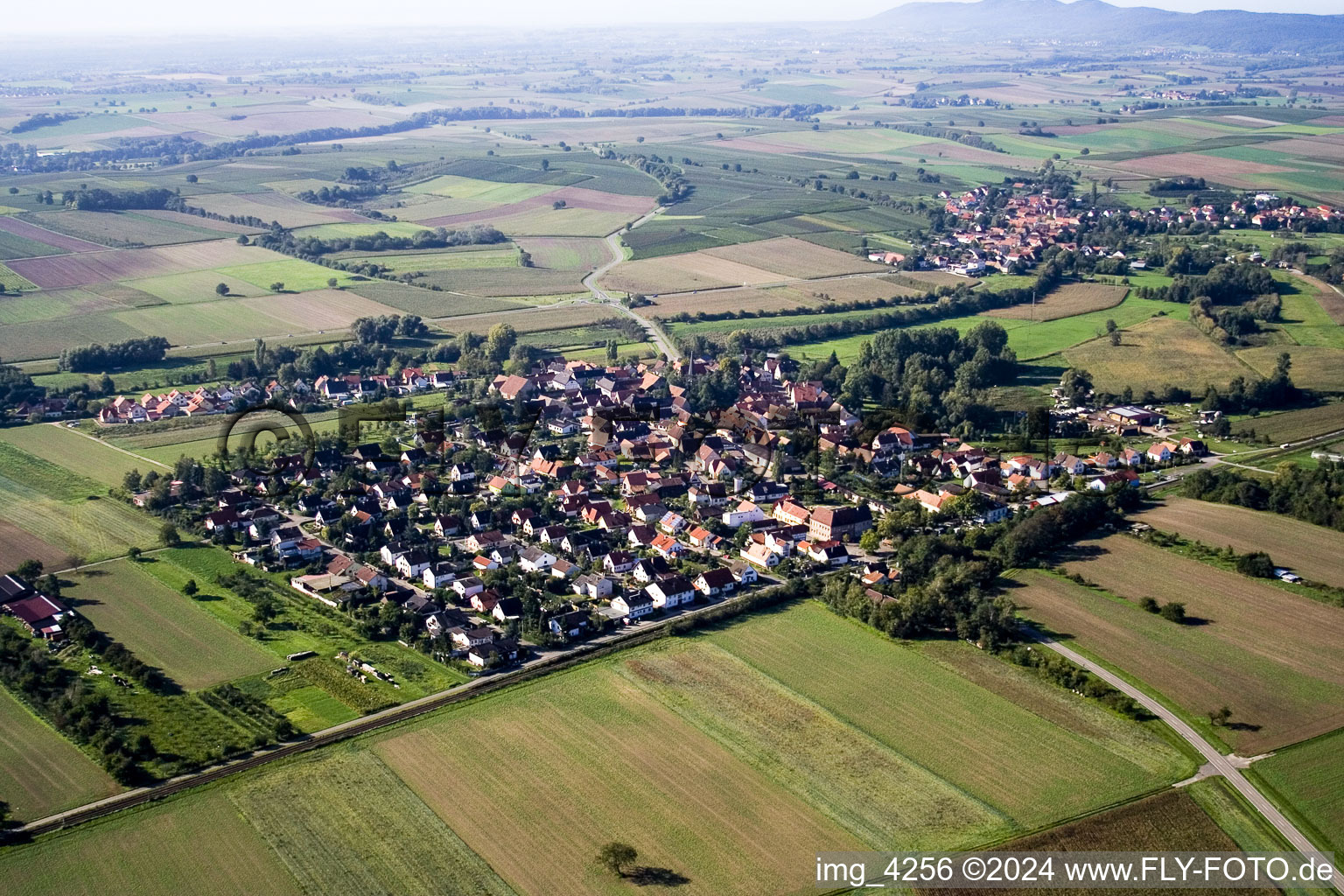 Schrägluftbild von Dorf - Ansicht in Barbelroth im Bundesland Rheinland-Pfalz, Deutschland