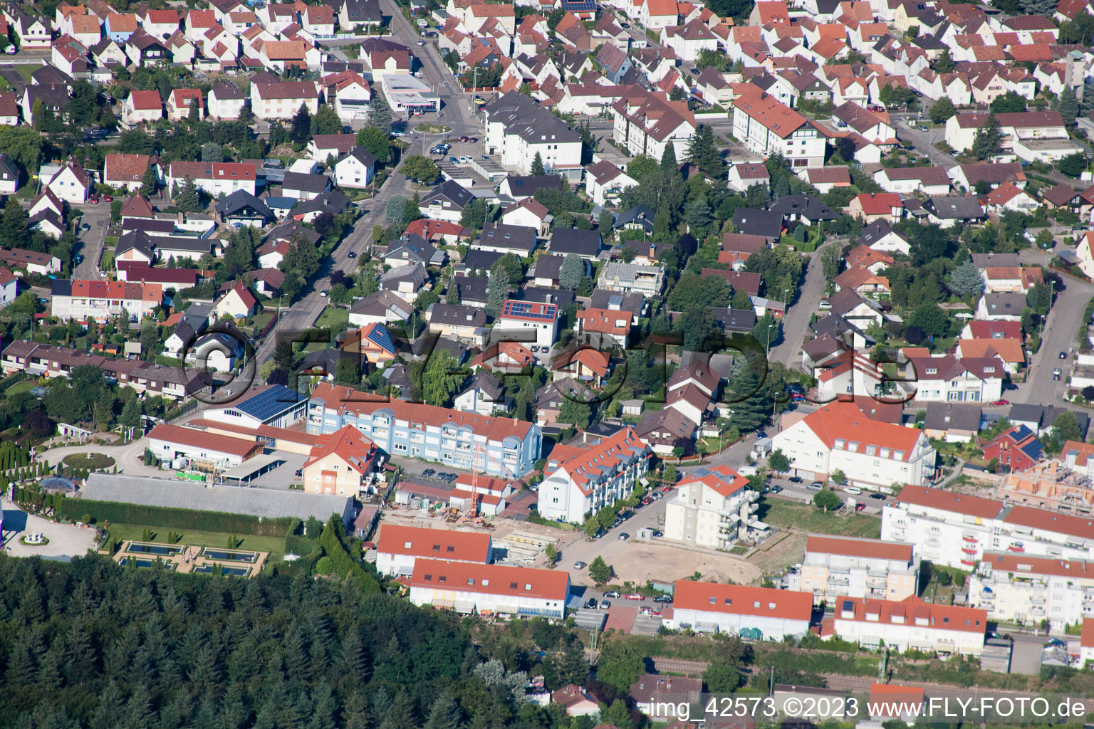 Jockgrim im Bundesland Rheinland-Pfalz, Deutschland aus der Drohnenperspektive