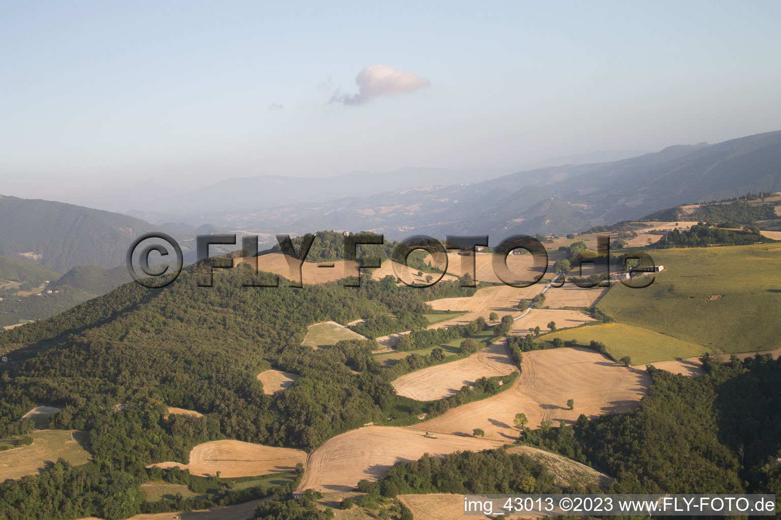 Luftaufnahme von Isola di Fano im Bundesland The Marches, Italien