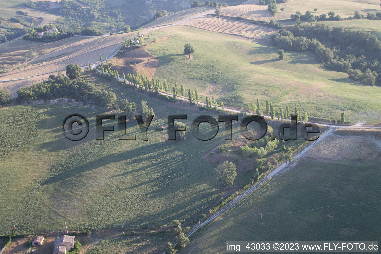 Luftaufnahme von Fratte Rosa im Bundesland The Marches, Italien