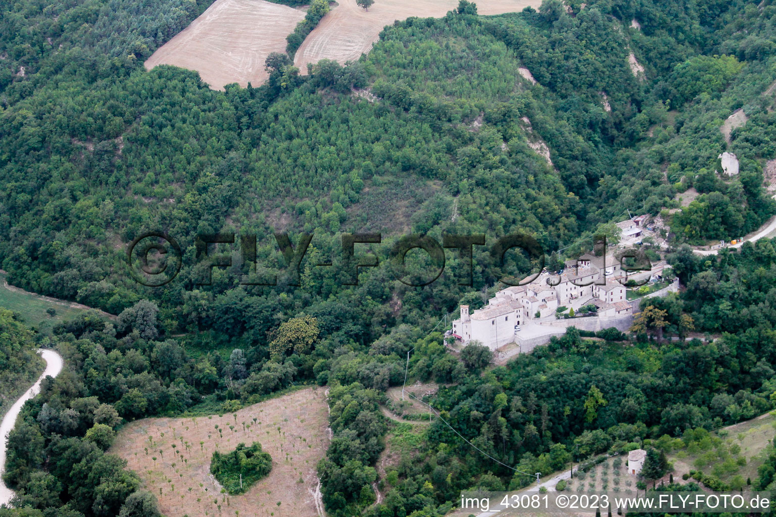 Cartoceto im Bundesland The Marches, Italien von oben gesehen