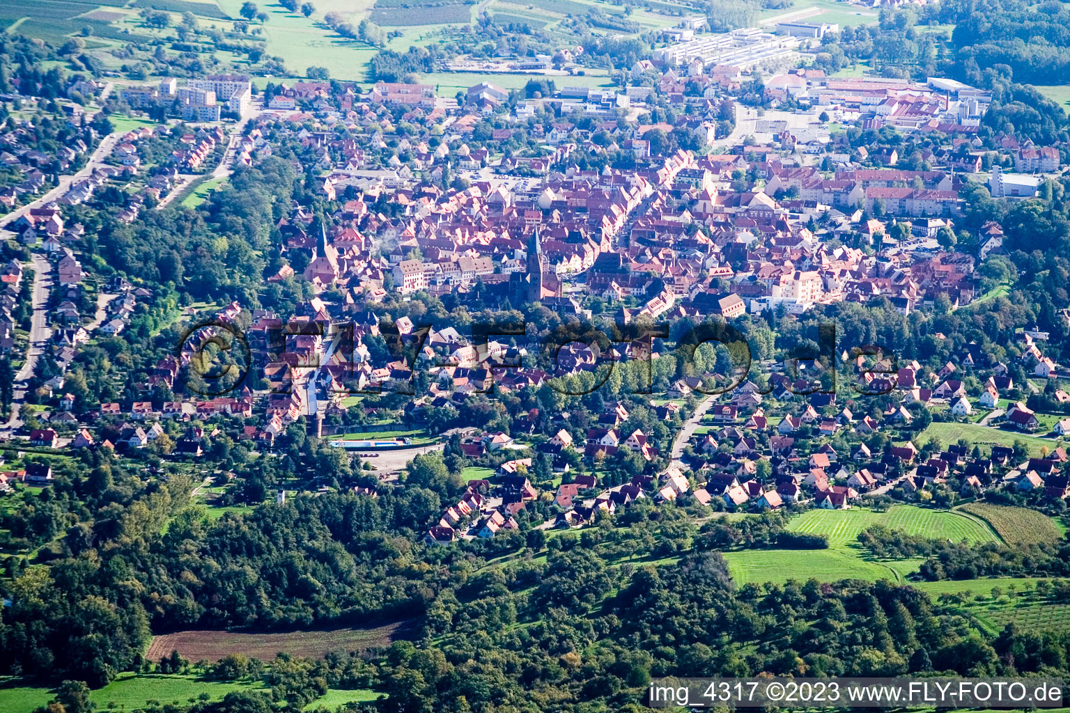 Wissembourg von Süden im Bundesland Bas-Rhin, Frankreich von oben gesehen