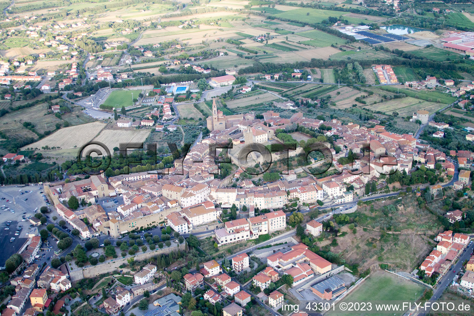 Luftbild von Castiglion Fiorentino im Bundesland Toscana, Italien
