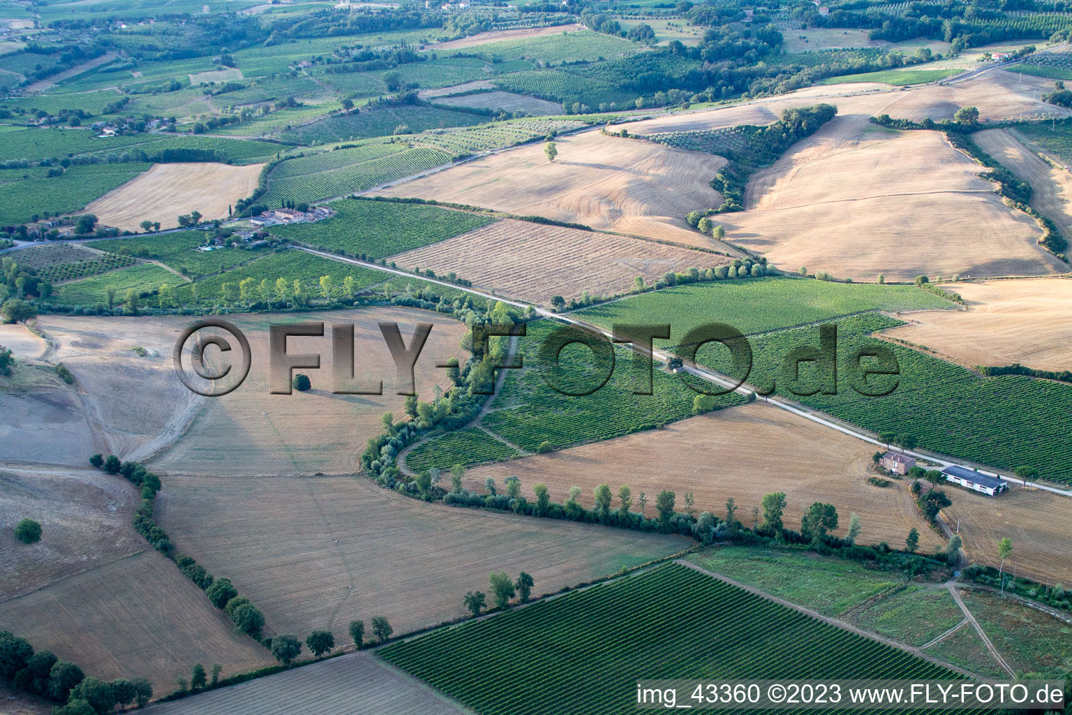 Luftbild von Montefollonico im Bundesland Toscana, Italien