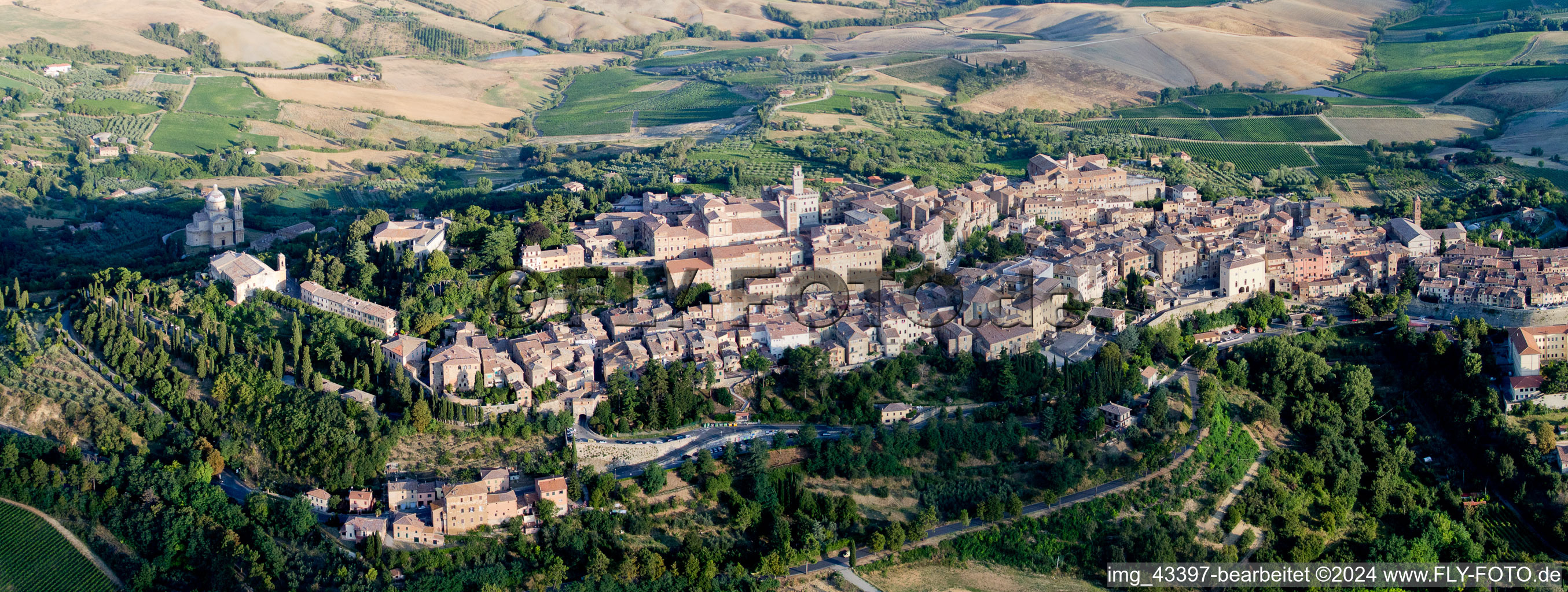Panorama vom Ortsbereich und der Umgebung in Montepulciano in Toscana, Italien