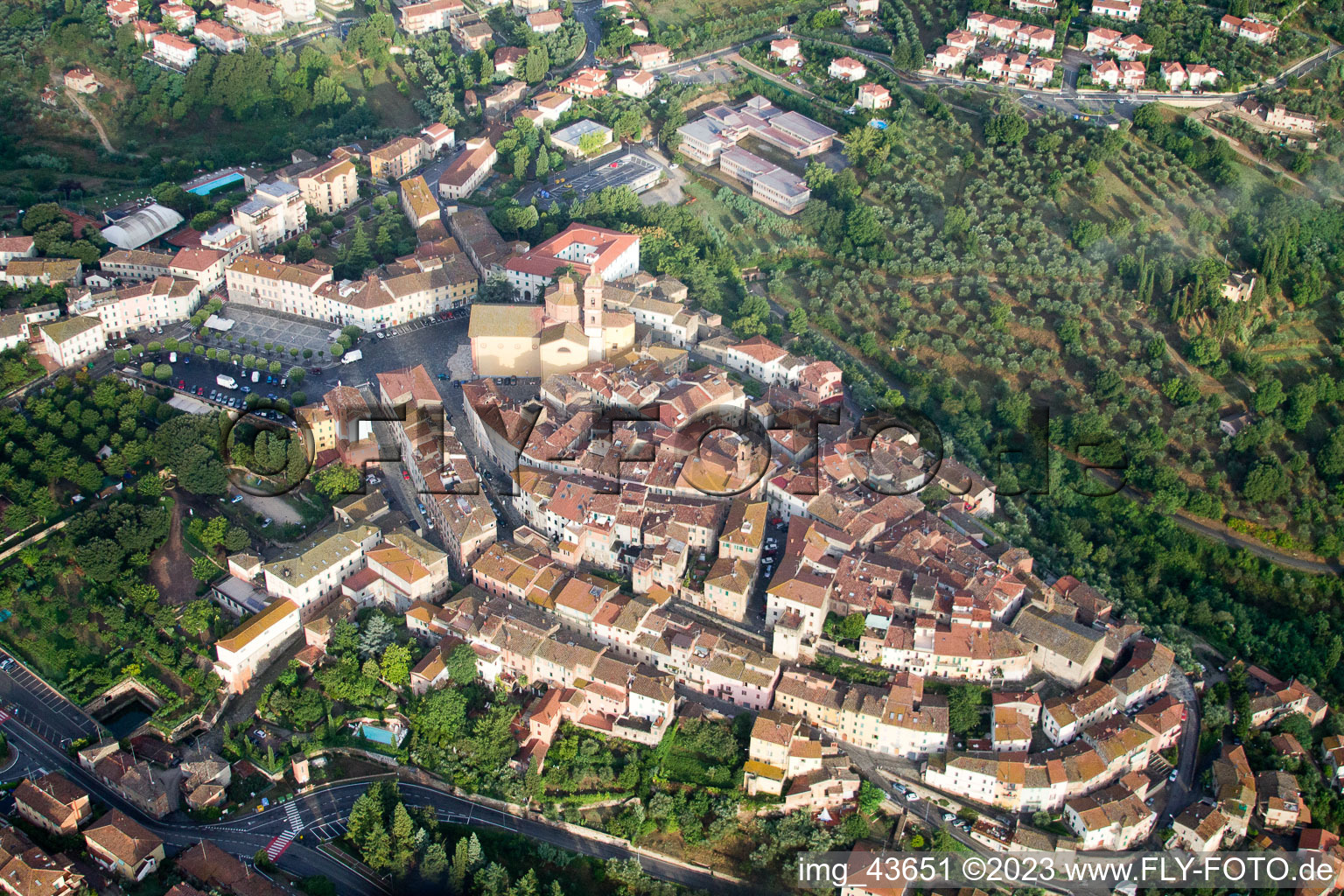 Schrägluftbild von Sinalunga im Bundesland Toscana, Italien
