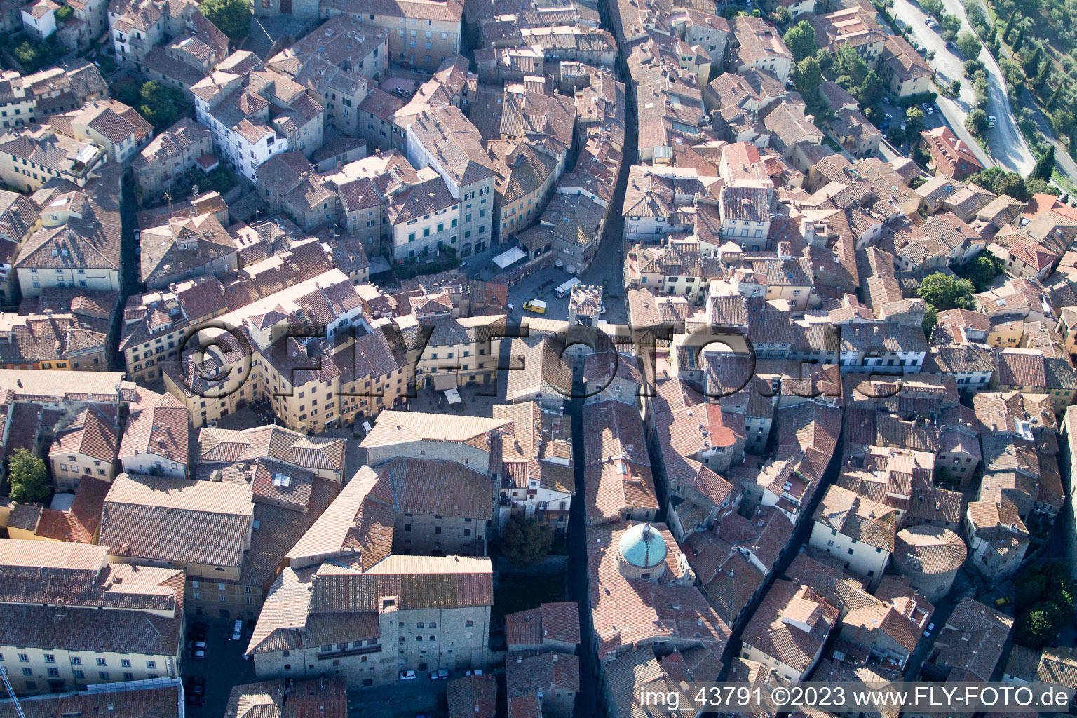 Schrägluftbild von Cortona im Bundesland Toscana, Italien