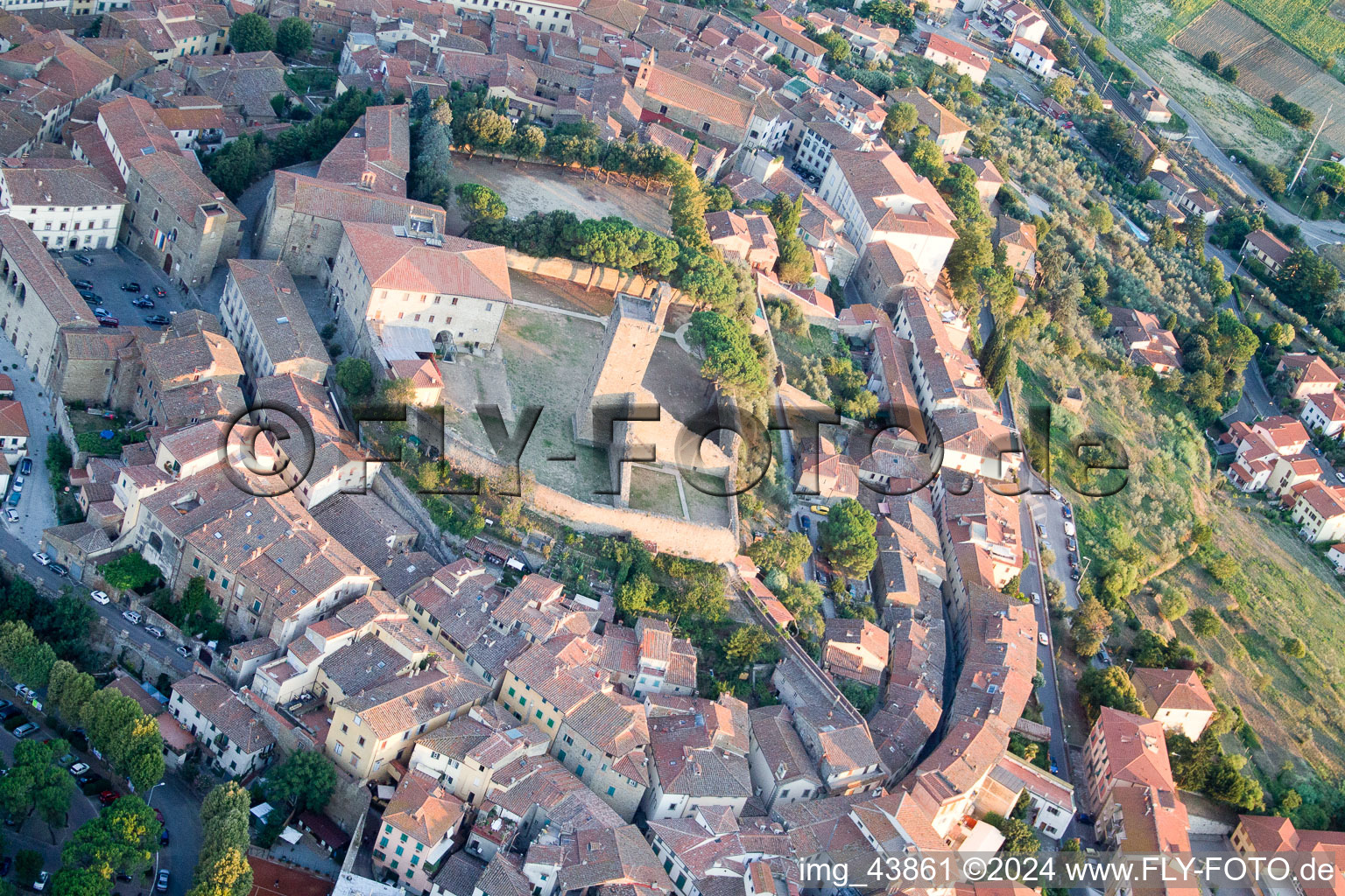 Castiglion Fiorentino im Bundesland Toscana, Italien von oben