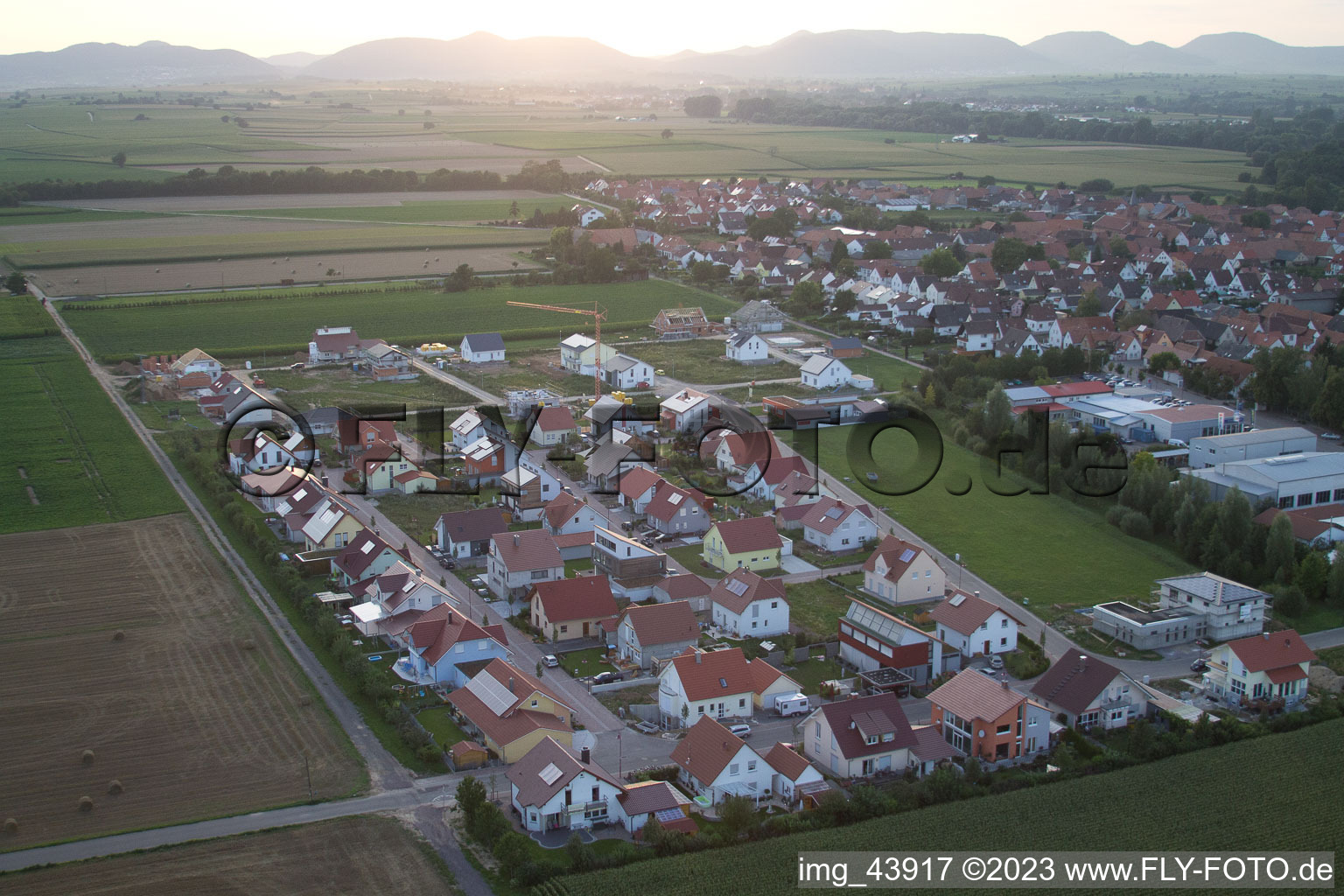 Steinweiler, Neubaugebiet Brotäcker im Bundesland Rheinland-Pfalz, Deutschland von der Drohne aus gesehen