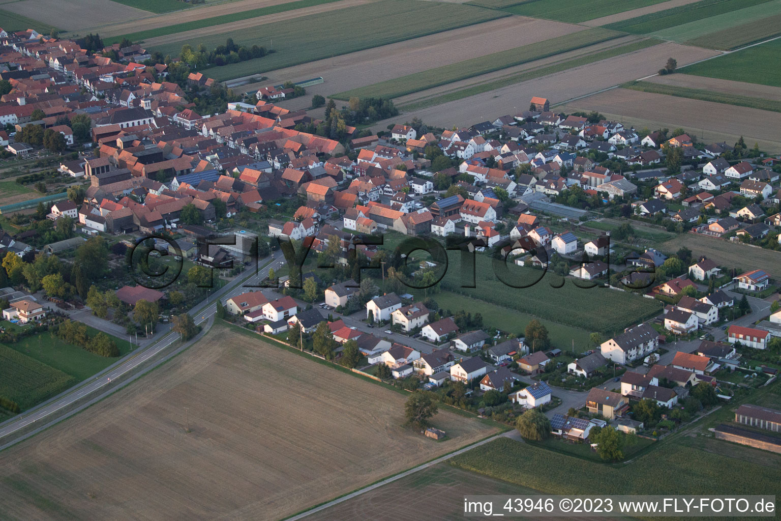 Ortsteil Hayna in Herxheim bei Landau/Pfalz im Bundesland Rheinland-Pfalz, Deutschland von oben