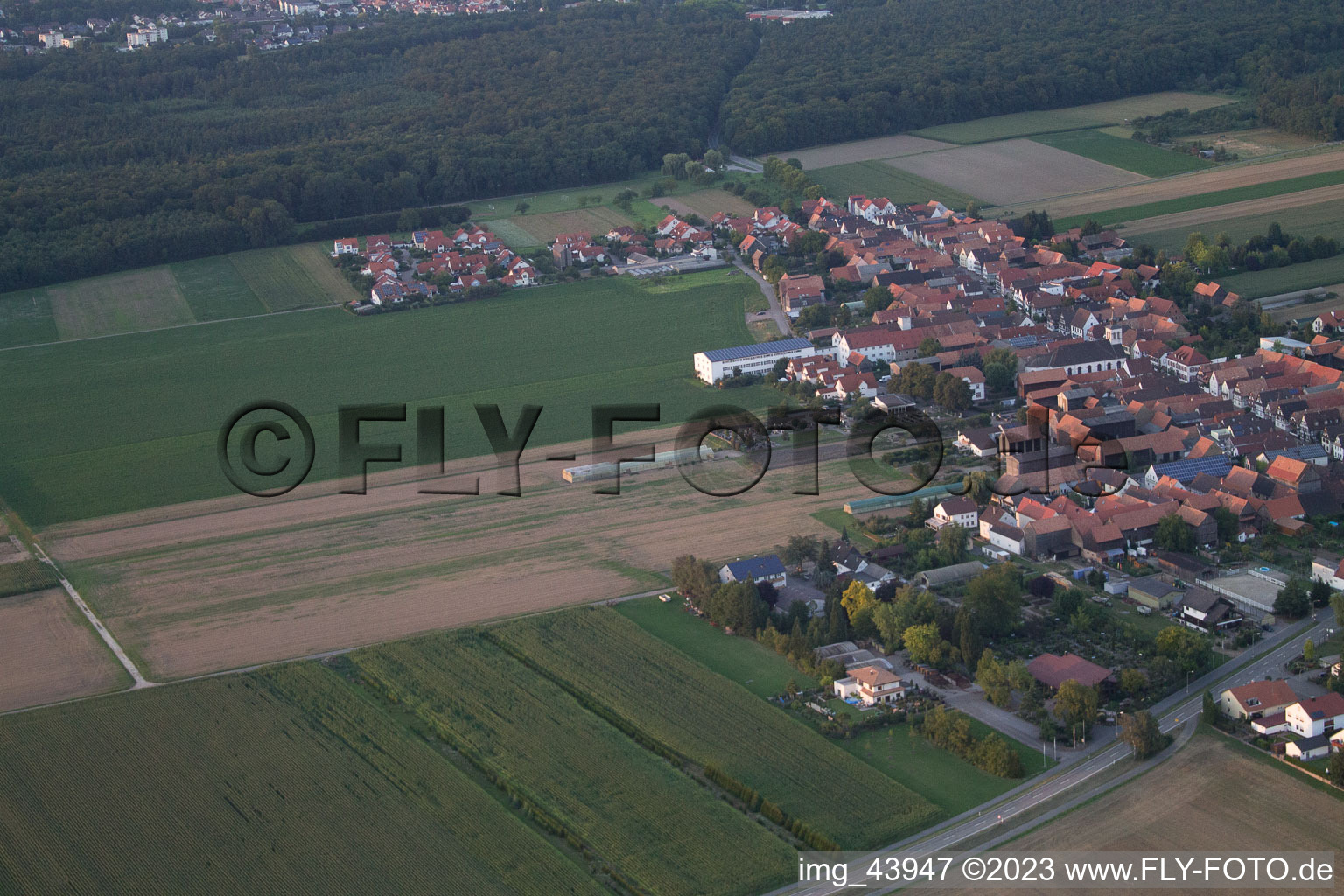 Ortsteil Hayna in Herxheim bei Landau/Pfalz im Bundesland Rheinland-Pfalz, Deutschland aus der Luft