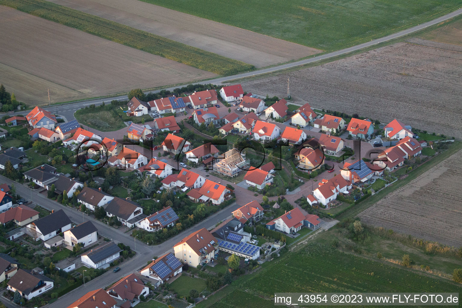 Ortsteil Hayna in Herxheim bei Landau/Pfalz im Bundesland Rheinland-Pfalz, Deutschland aus der Vogelperspektive