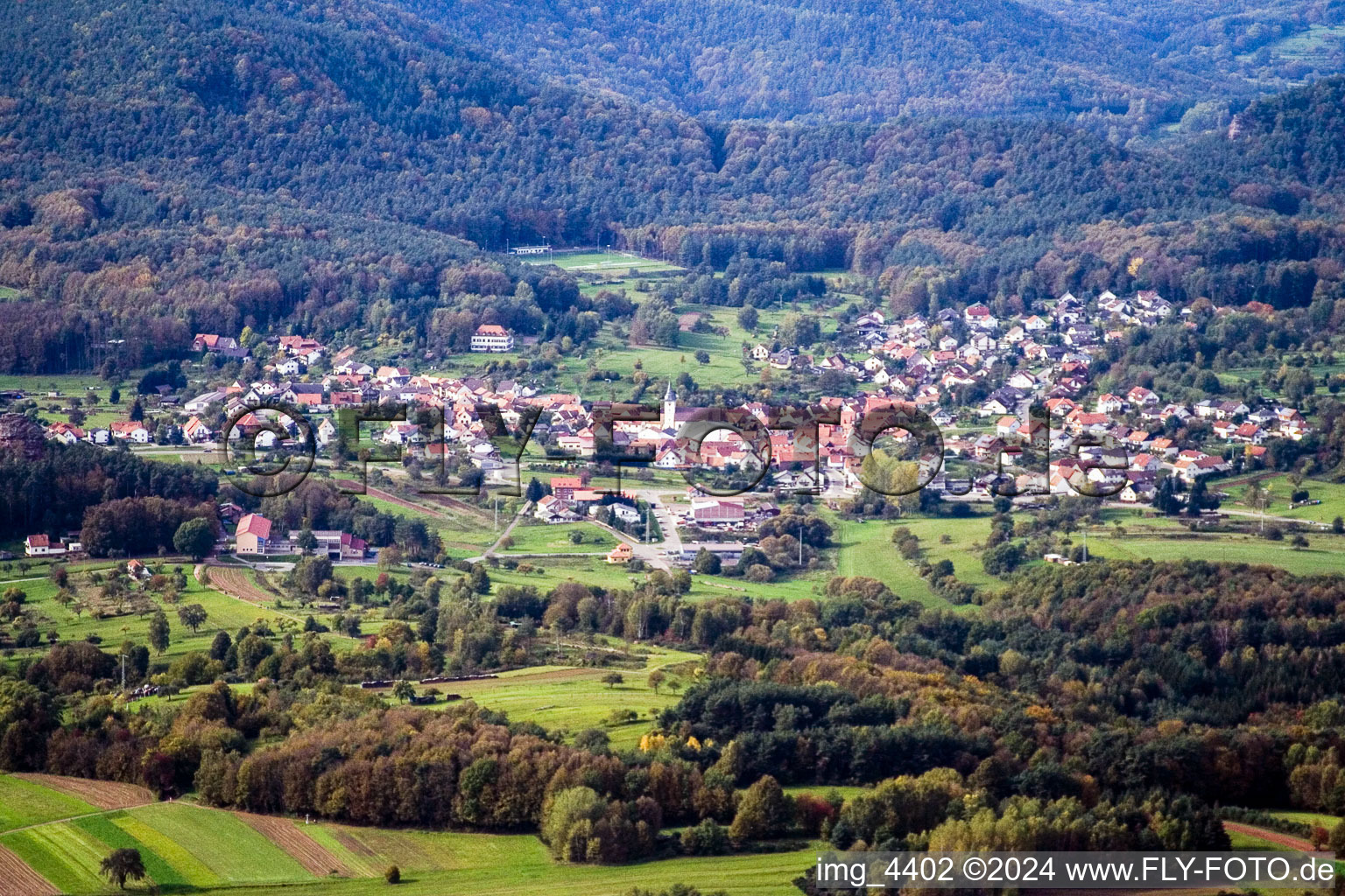 Ortsteil Gossersweiler in Gossersweiler-Stein im Bundesland Rheinland-Pfalz, Deutschland von oben