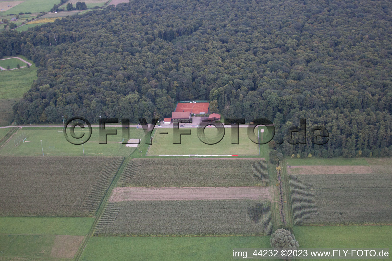 Schrägluftbild von Freckenfeld im Bundesland Rheinland-Pfalz, Deutschland