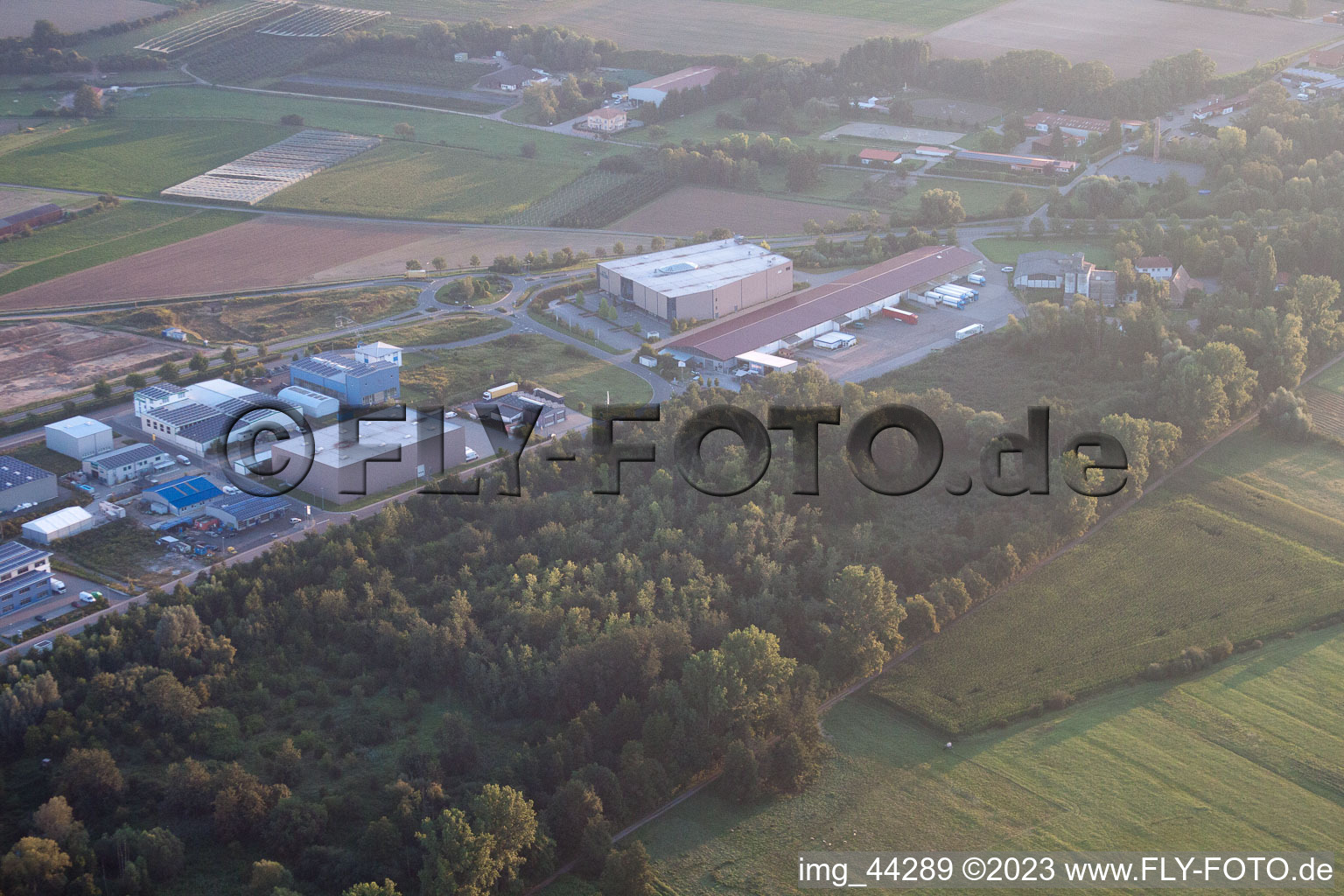 Herxheim, Industriegebiet in Herxheim bei Landau/Pfalz im Bundesland Rheinland-Pfalz, Deutschland