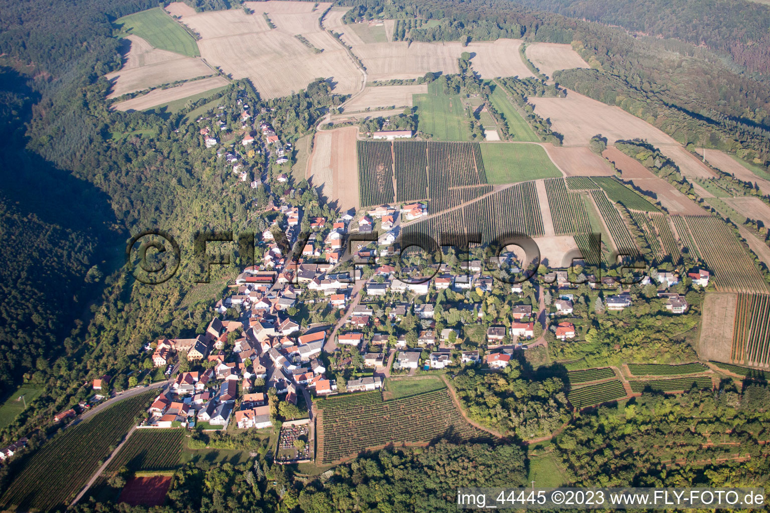 Drohnenaufname von Battenberg im Bundesland Rheinland-Pfalz, Deutschland