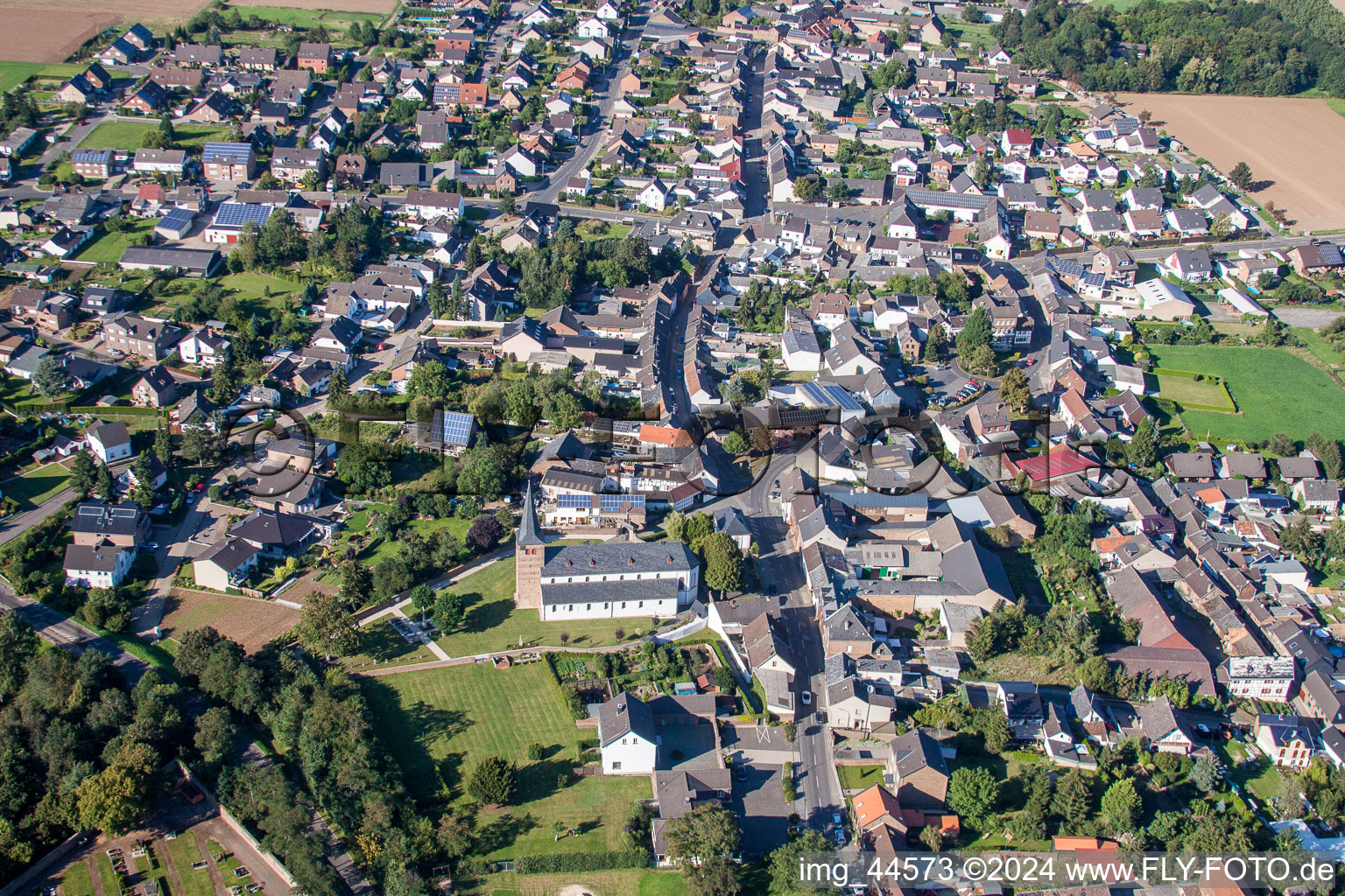 Luftbild von Dorf - Ansicht im Ortsteil Lommersum in Weilerswist im Bundesland Nordrhein-Westfalen, Deutschland